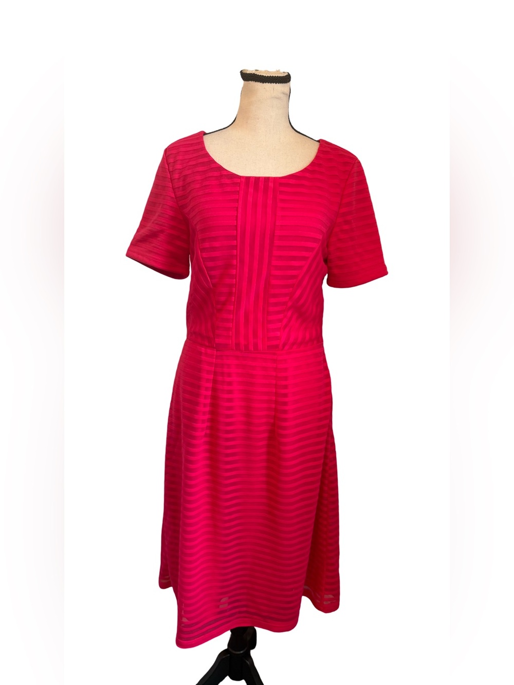 Mikarose Hot Pink Textured Shift Dress Short Sleeve Mod Party Dress Size Medium